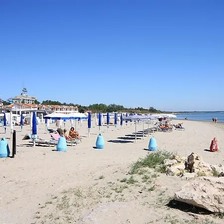 Agenzia Vear Mare 23 * ليدو ديلي نازيوني